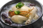 鶏肉が入った韓国スープ。 鶏肉が入った韓国スープ。
